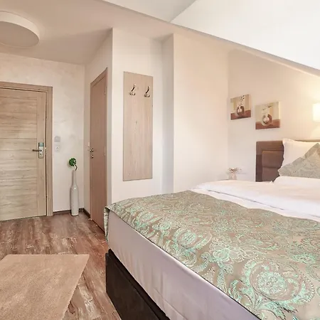 Ξενοδοχείο Tiffany 2*