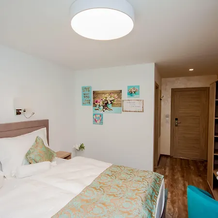 Tiffany 2* كاسيل