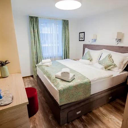 Ξενοδοχείο Tiffany 2*