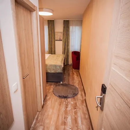 Ξενοδοχείο Tiffany 2*